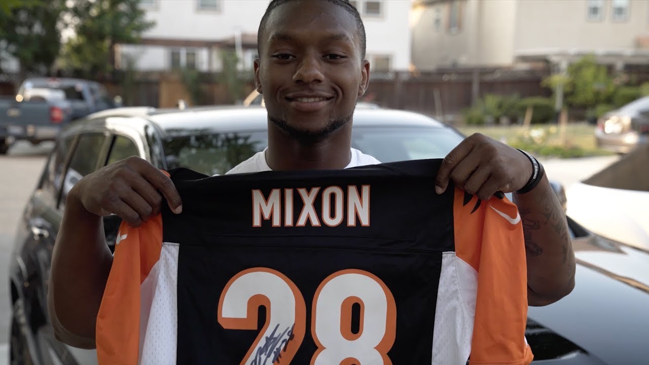 Welcome To MixTeamTV // Jersey Giveaway