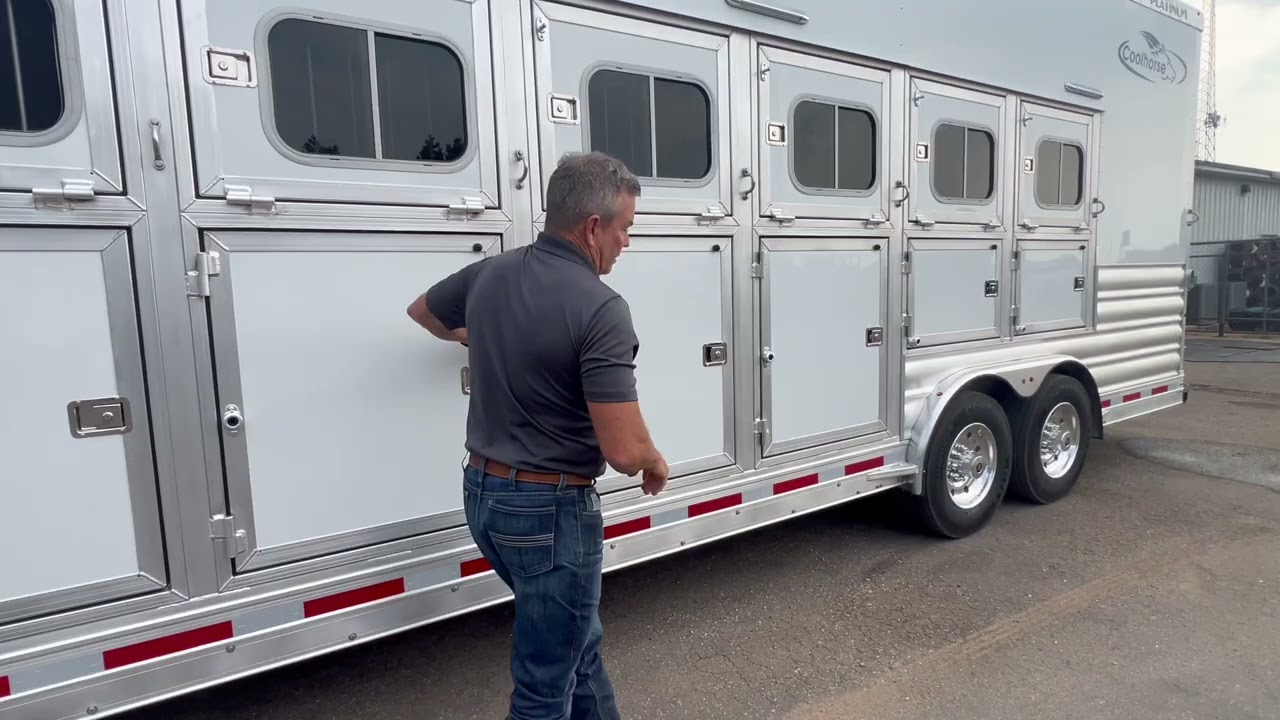 Custom 6 horse Platinum Horse Trailer headed to Mason, TX