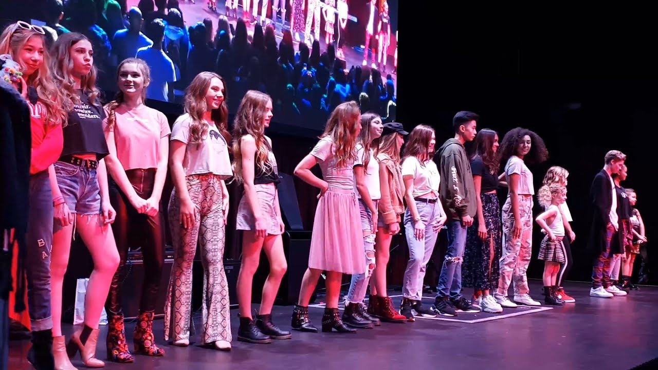 IzzyBe Runway @ The #team1rhr Event in Hollywood January 2019