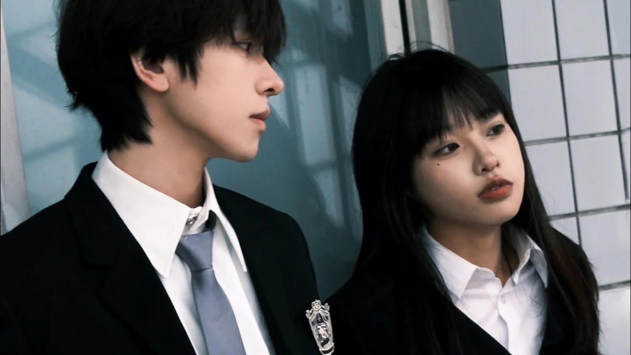 《你是我偷偷写进小说的名字》第六章 · 她开始笑得不一样了