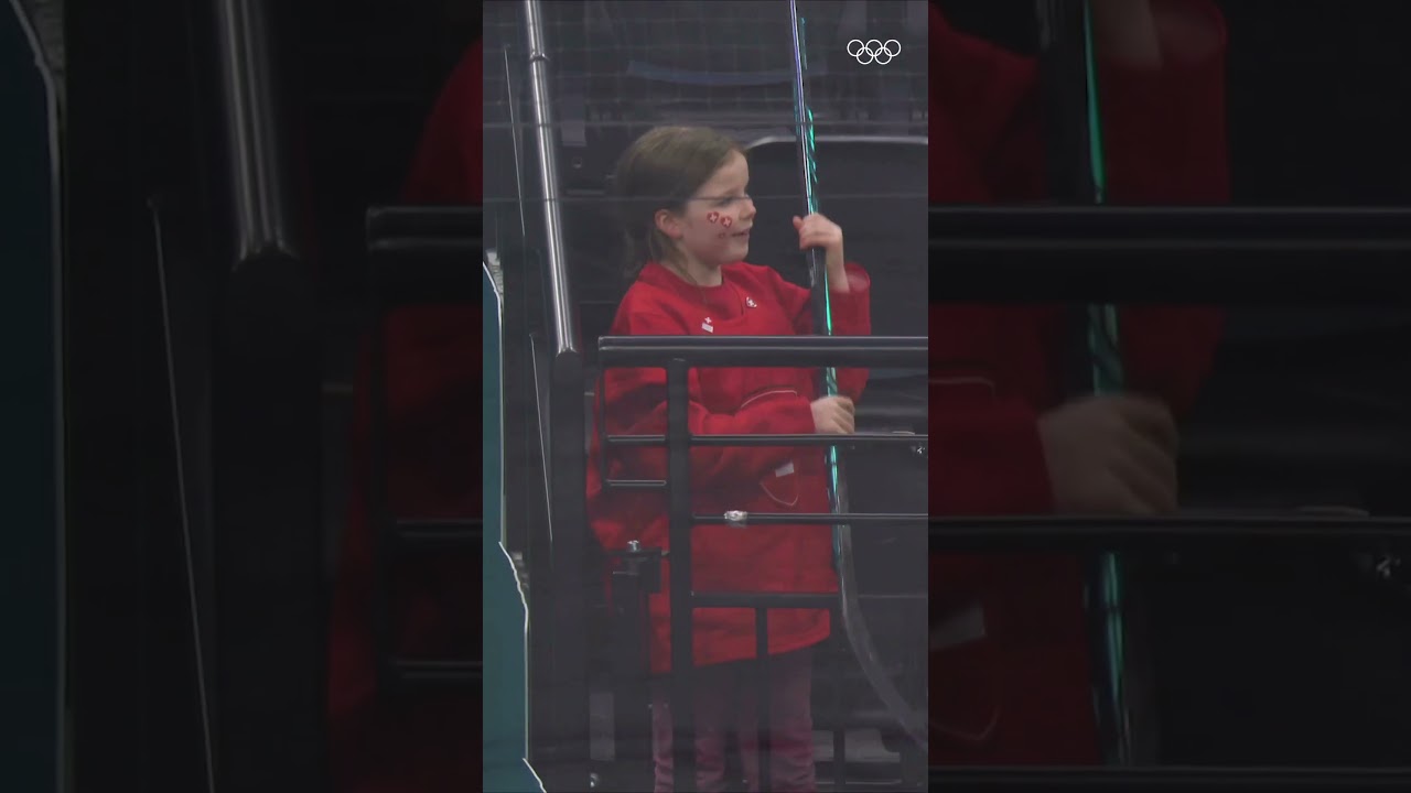 Alina Müller is watching out for the next generations. 🏒🇨🇭