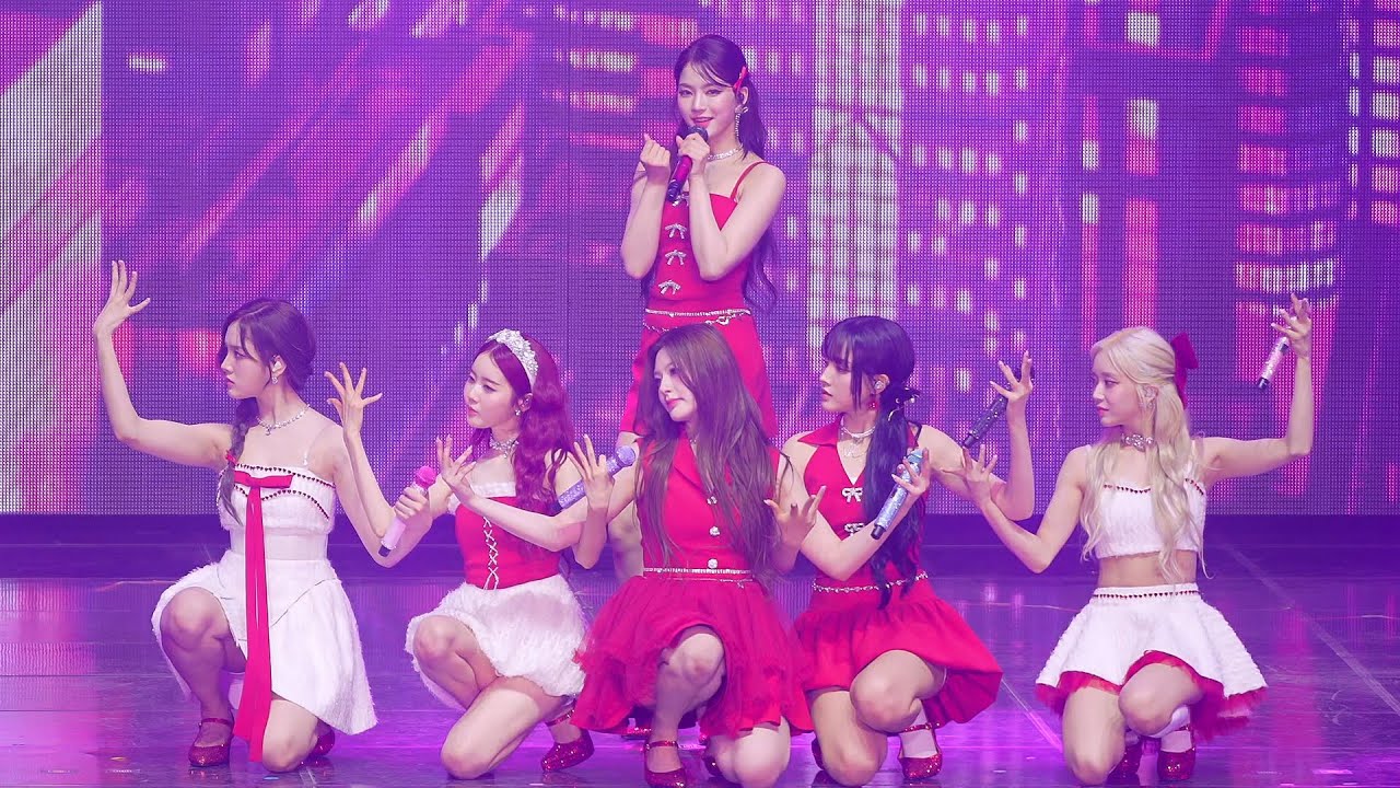 스테이씨(STAYC) FULL CAM :: RUN2U :: STAY TUNED(스테이씨 월드투어 콘서트) 250412 fancam