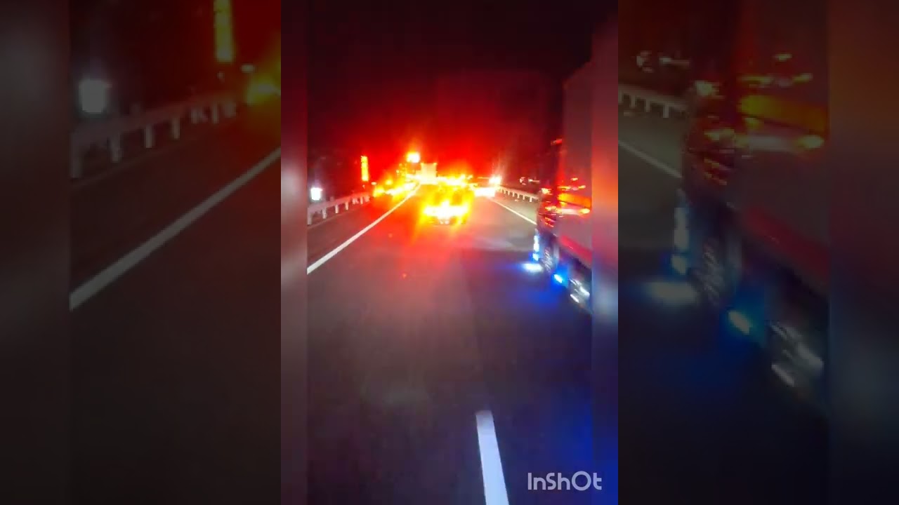 大型レッカー緊急走行