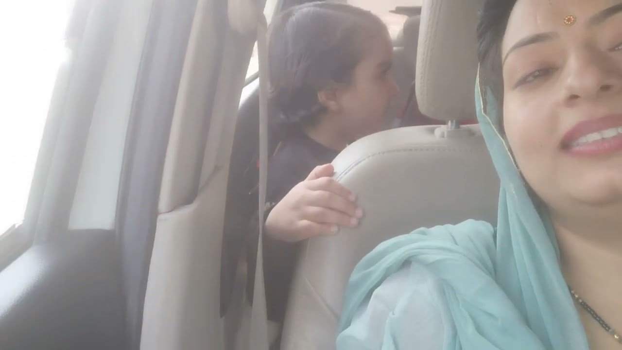 Manvi ny Papa k sath phli bar Keya traval 😀😀