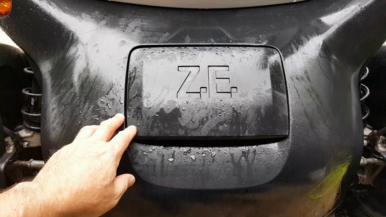 Replacing the charging flap on a Renault Twizy