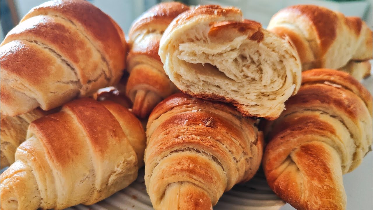 Croissants Feuilletés recette simplifiée . Sans robot. Petit déjeuner