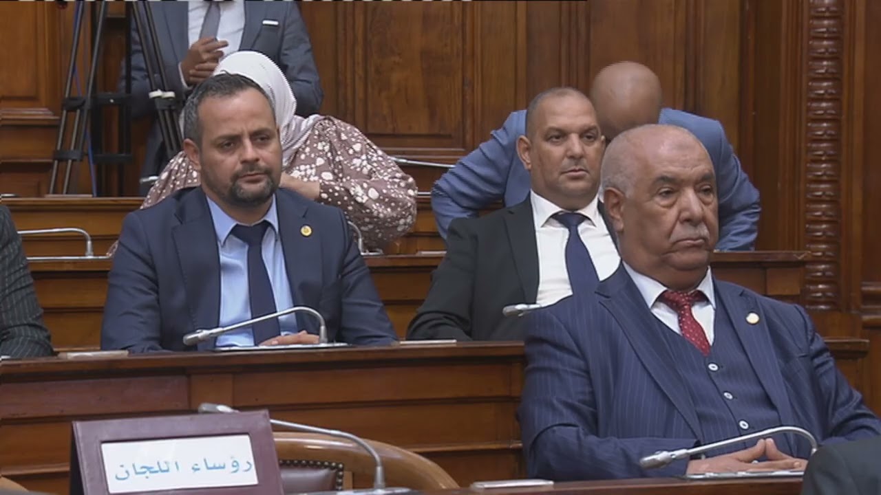 السيد عزوز ناصري رئيس مجلس الأمة، يترأس جلسة علنية خصصت لعرض ومناقشة نص قانون متعلق بالتقاعد
