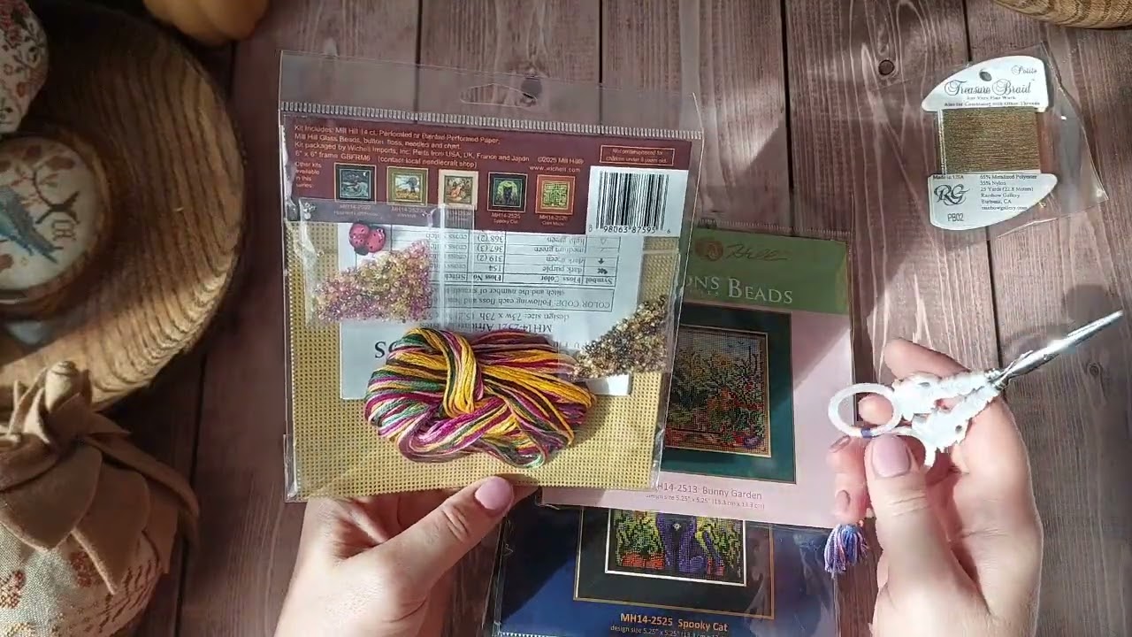 Вишивальні покупки та подарунки за літо-осінь: набори, схеми, тканини, аксесуари