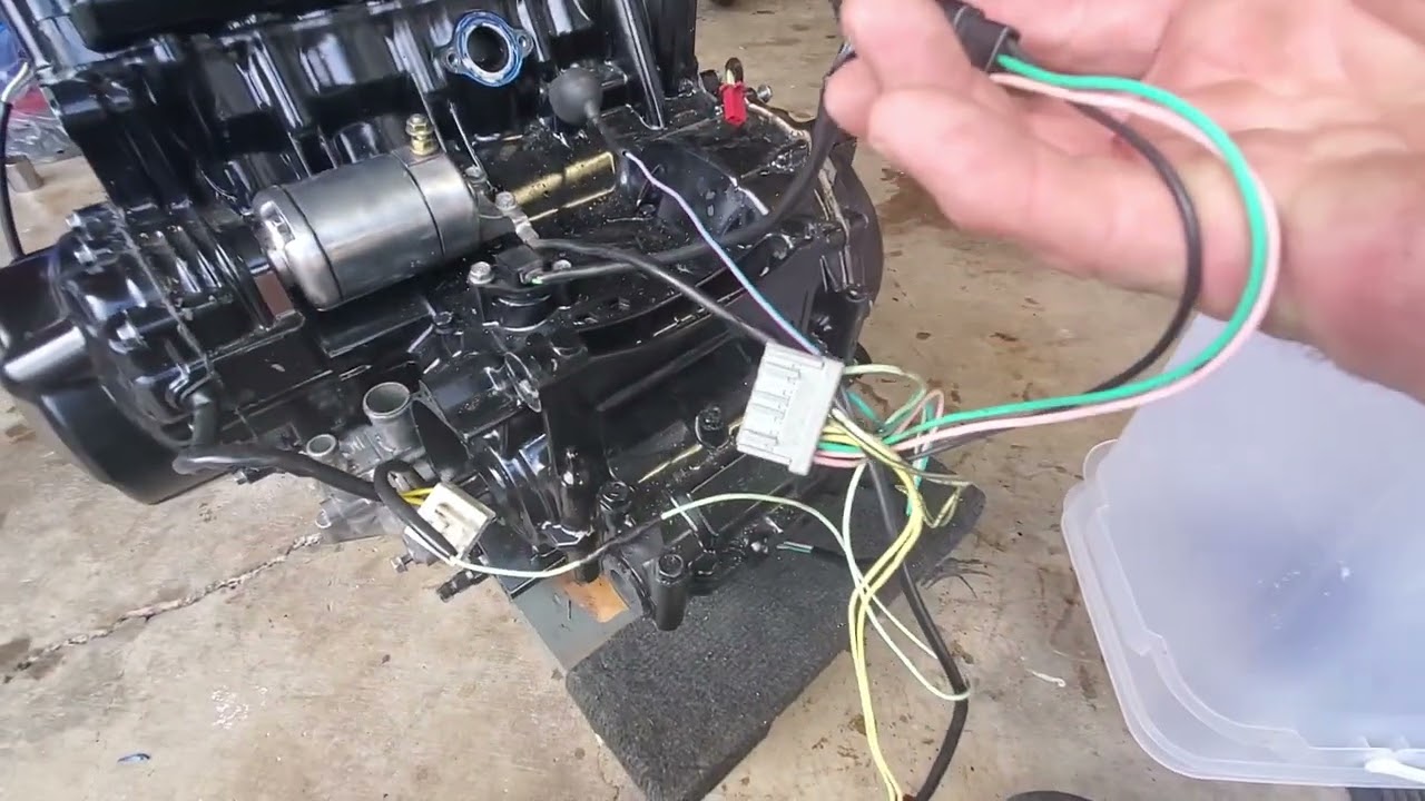 Разборка двигателя CBR600F4i, эпизод 1