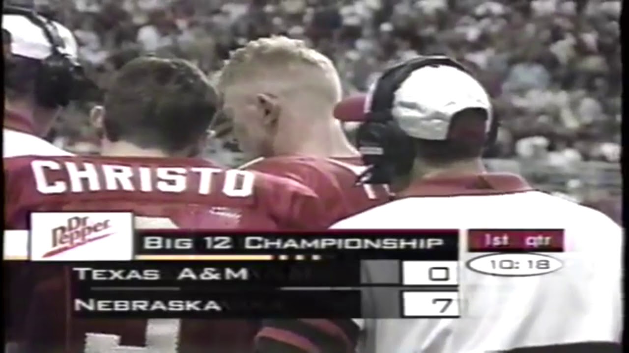 Scott Frost Destroys Defender With Crushing Block