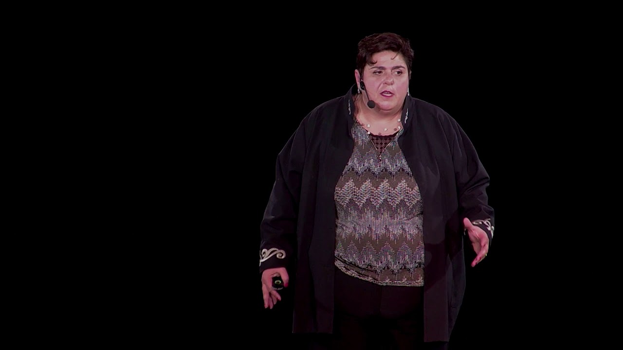 L'engagement professionnel démystifié | Yaelle Darsa Lanen | TEDxUniversitéLyon3