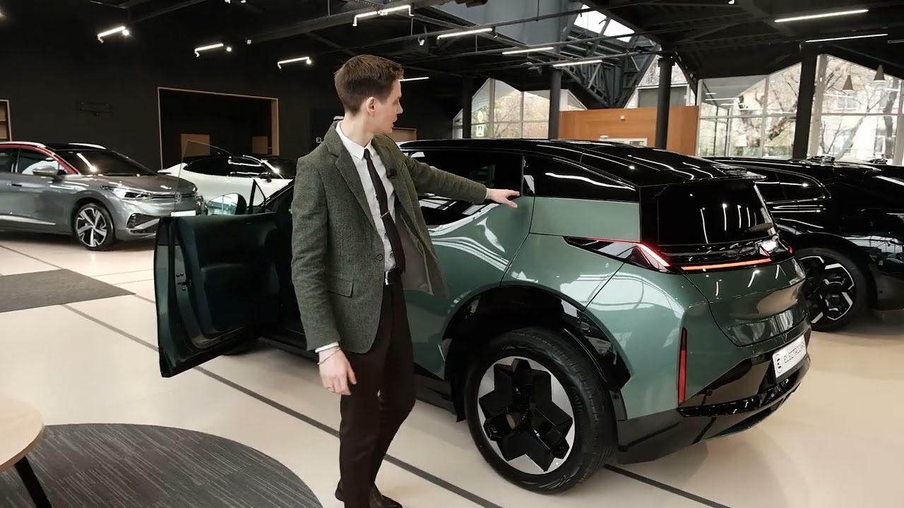 ZEEKR X. Знакомство с новой моделью самого популярного бренда электромобилей в России