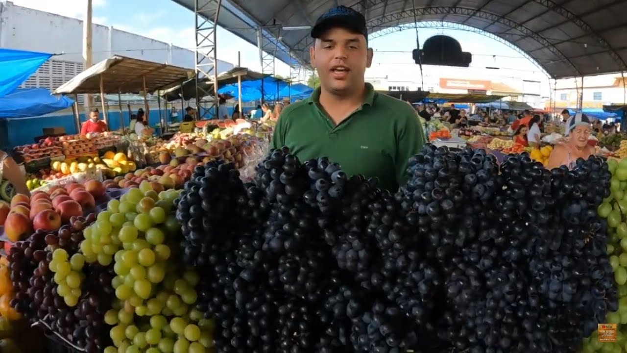 Conversando com os Feirantes e mostrando seus Produto na Feira Livre de São José do Egito 14/12/2024