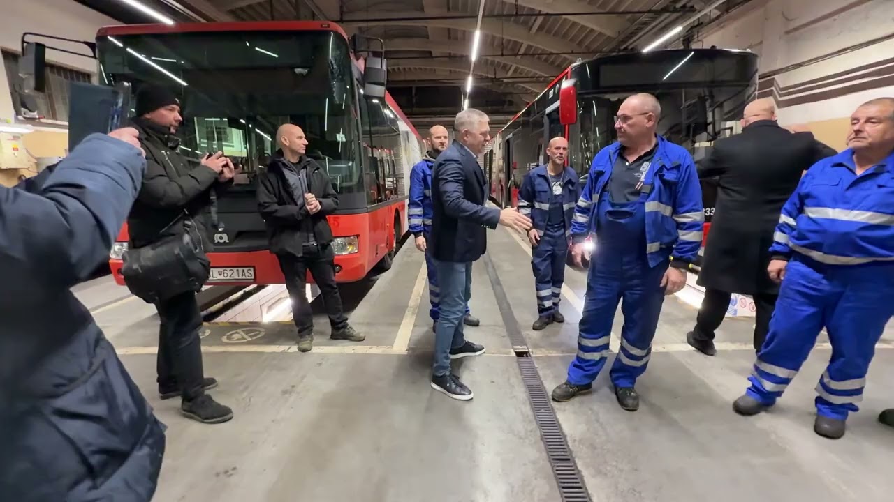 R. FICO: VYJADRUJEM VEĽK&Yacute; RE&Scaron;PEKT KAŽD&Eacute;MU, KTO MUS&Iacute; POČAS VIANOČN&Yacute;CH SVIATKOV PRACOVAŤ 🍀💪🏻