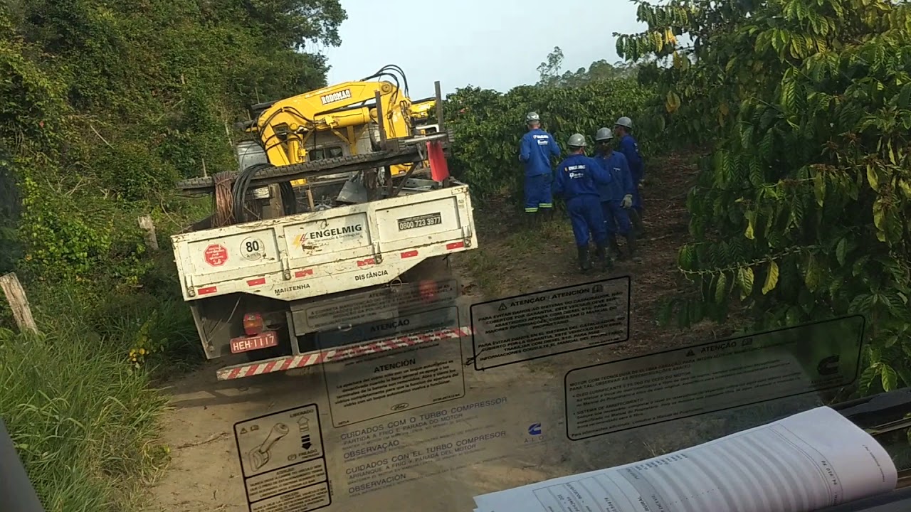 Vai pensando que trabalhar em construção e manutenção de rede elétrica e brincadeira aqui o bixo peg