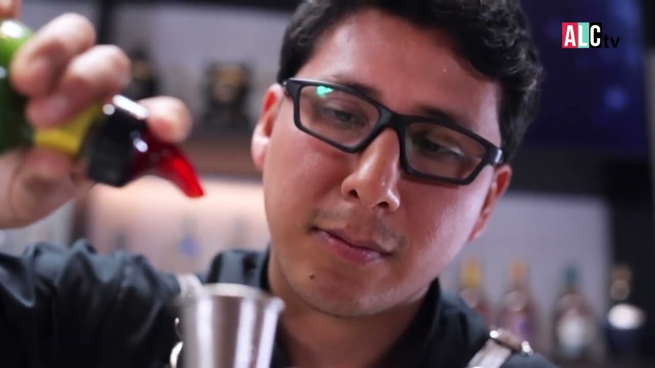 COCTEL TIKI CON PISCO PERUANO | studio bar