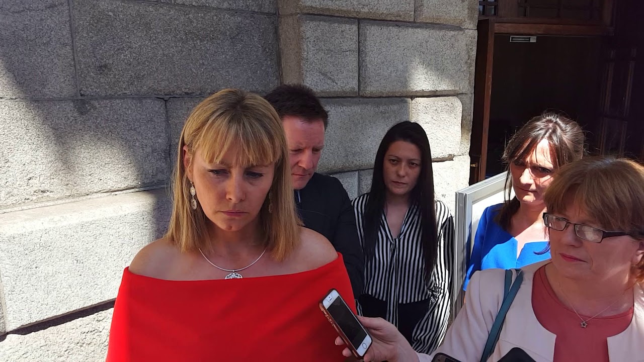 Emma Mhic Mhathuna settles case against HSE and Quest Diagnostics for €7.5m