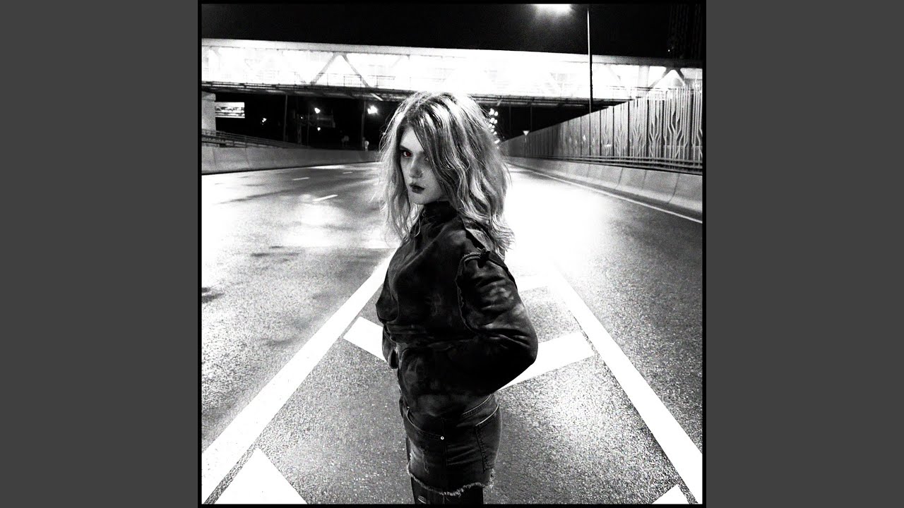 I'm living in the dark