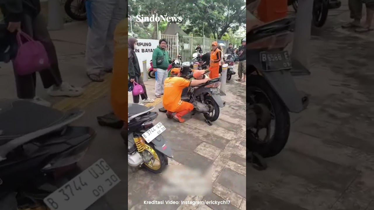 Banjir Rob Terjang Jakarta: Jalan Macet, Sekolah Tergenang