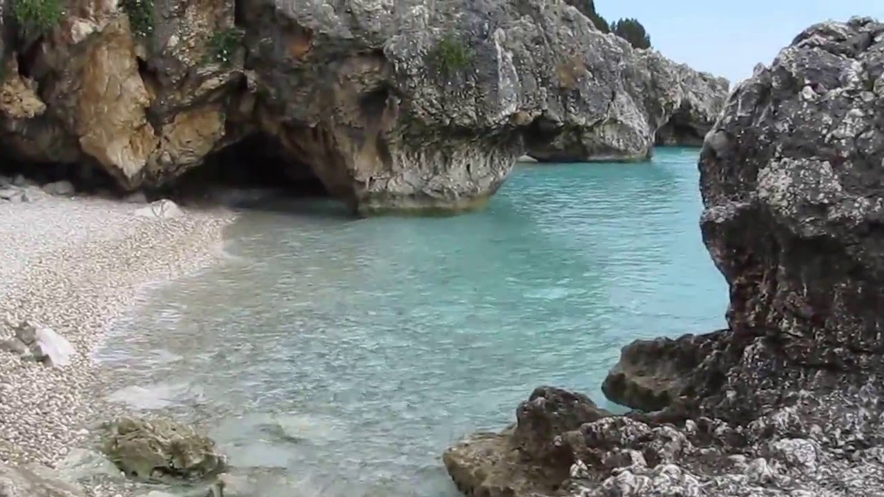 Kefalonia - Path to Kako Lagadi beach