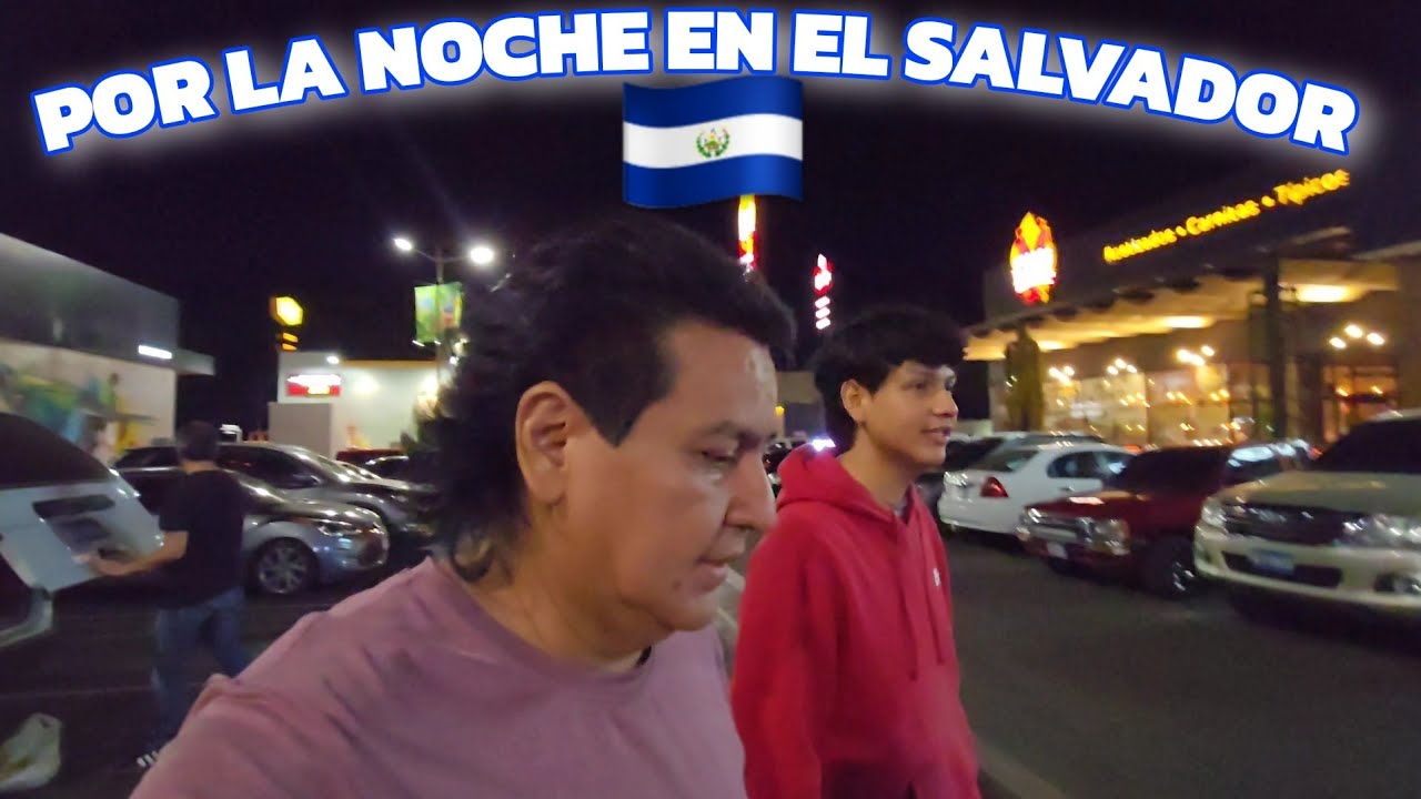 DE COMPRAS LOS KREMAZ EN SANTA ANA, EL SALVADOR