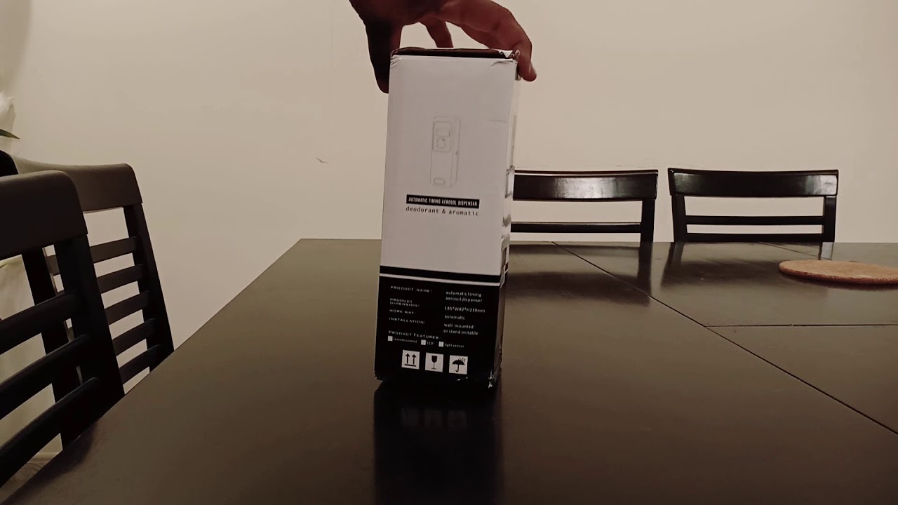 Automatic aerosol dispenser