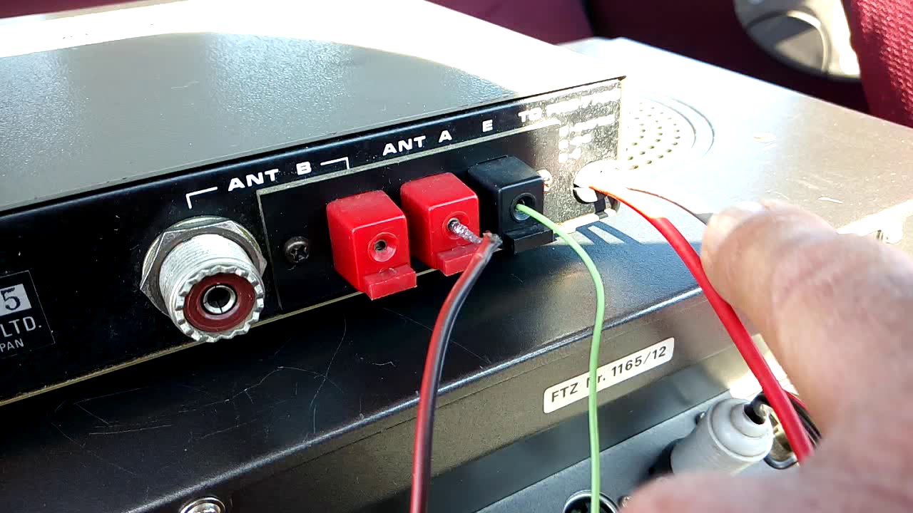 Yaesu frt 7700 e Kenwood r1000 come si collegano.