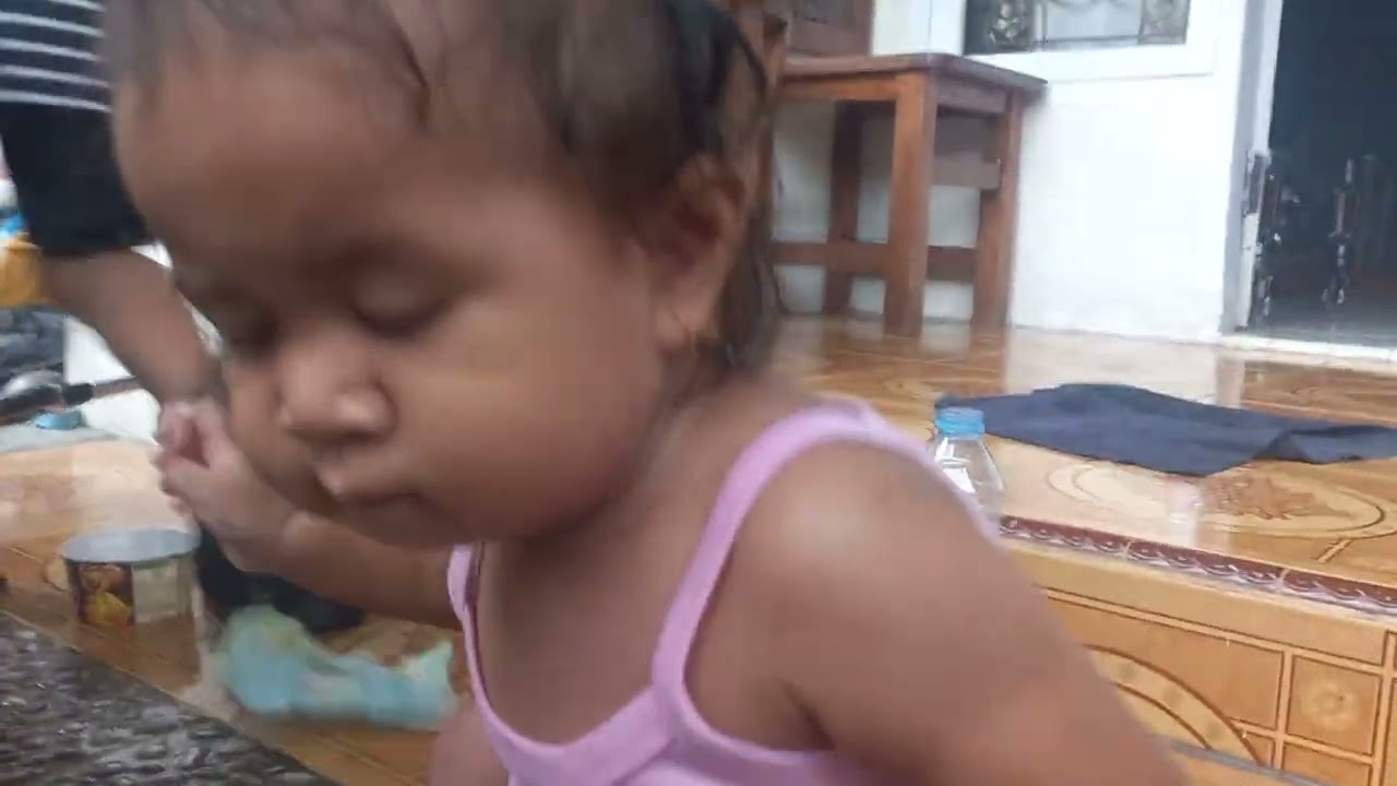 Maen air diteras rumah