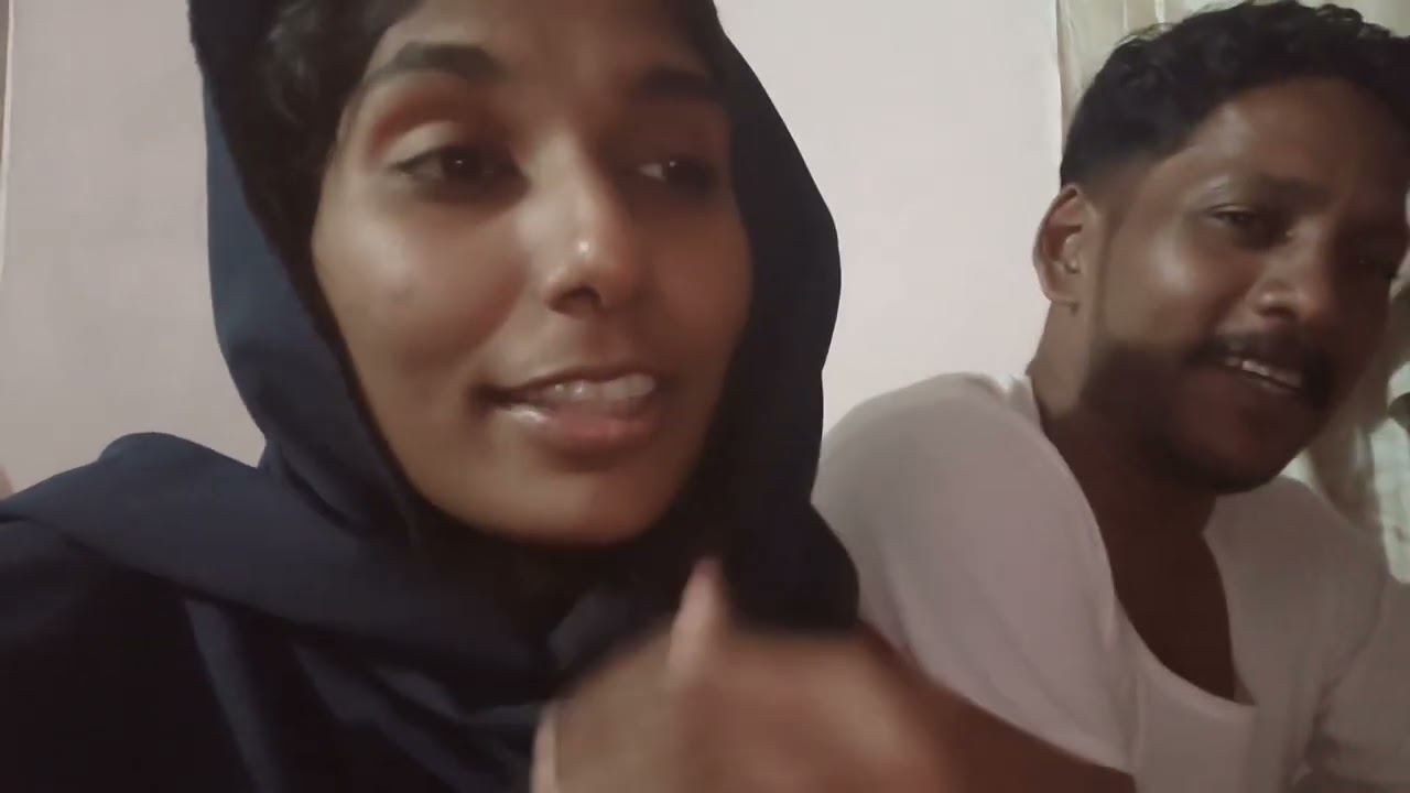 പോലീസ് വീണ്ടും വന്നു. മുത്തു മോനെ കാണിച്ചു.