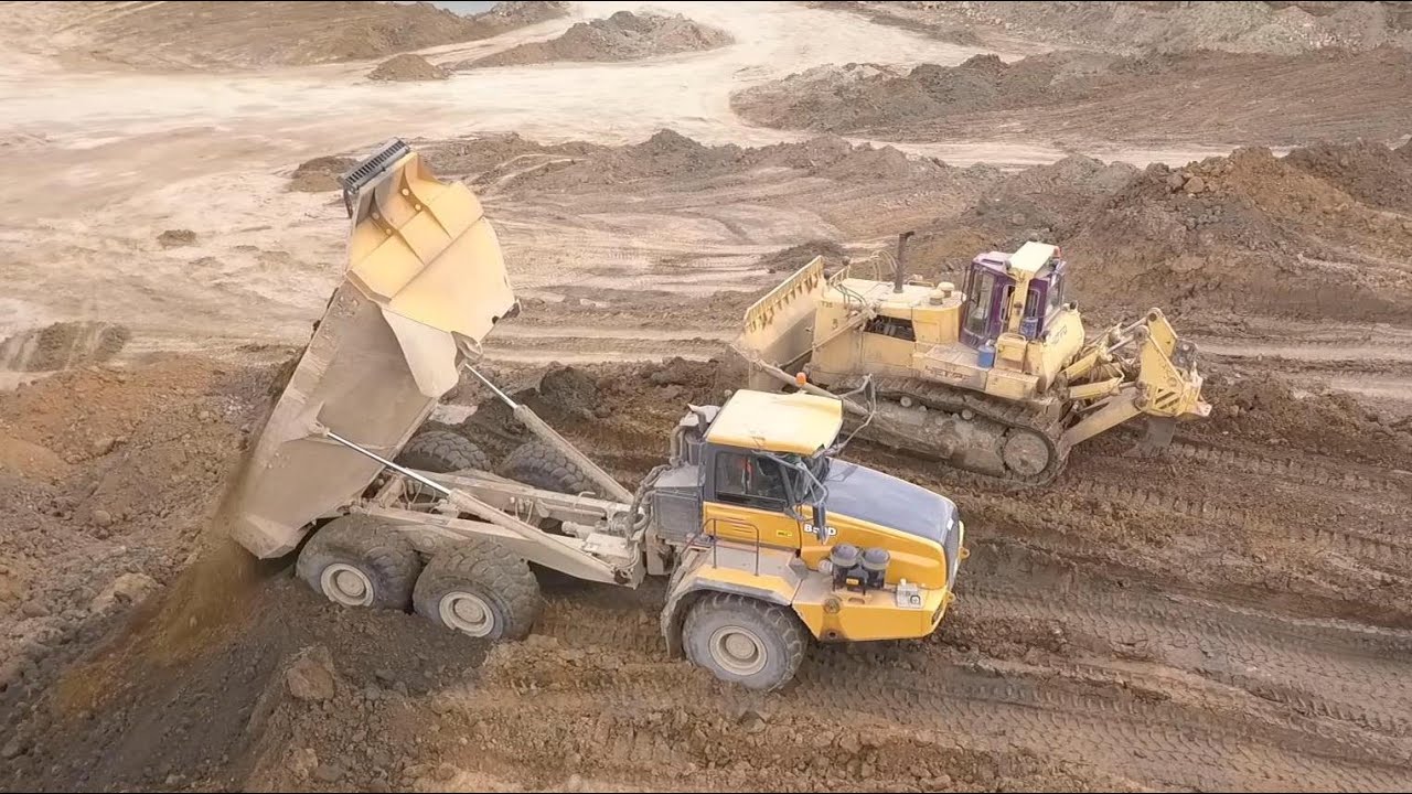 Bell B50D articulated dump trucks - Drone video