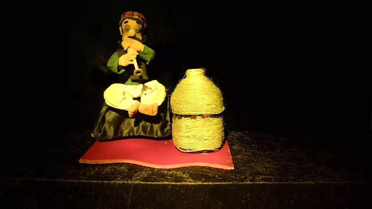 Teatro Lambe Lambe. Circo en Miniatura. Khalim Al- Fatah, el encantador de serpientes