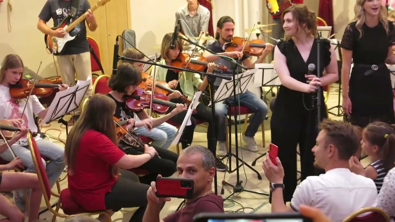 POTPUNO DRUGAČIJI KONCERT - Viva la Vida cover - Glazbena &scaron;kola Makarska
