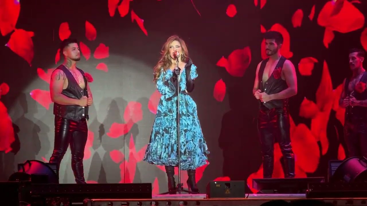 Esa Hembra es Mala Gloria Trevi FENAPO 2024