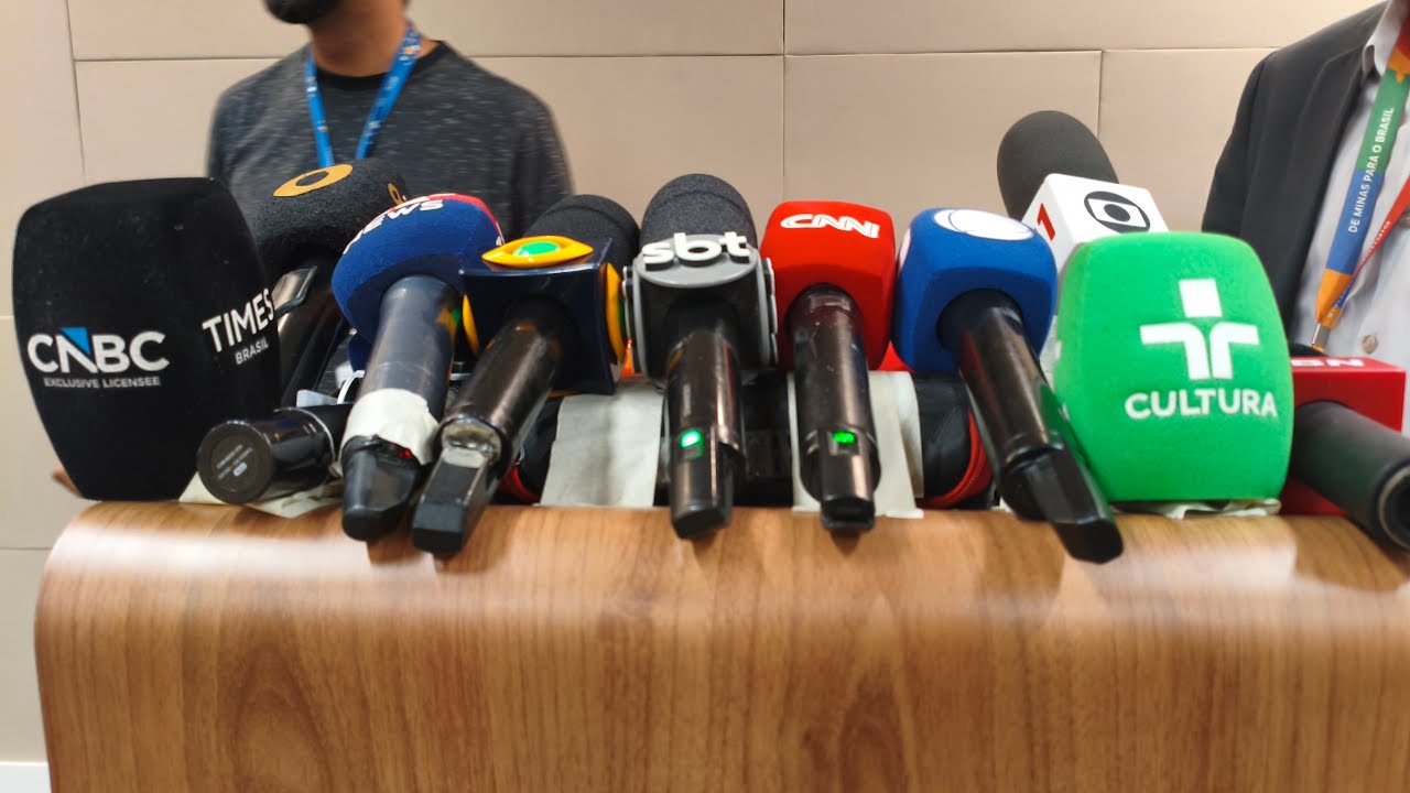 URGENTE COLETIVA A IMPRENSA PRESIDENTE BOLSONARO DF STAR