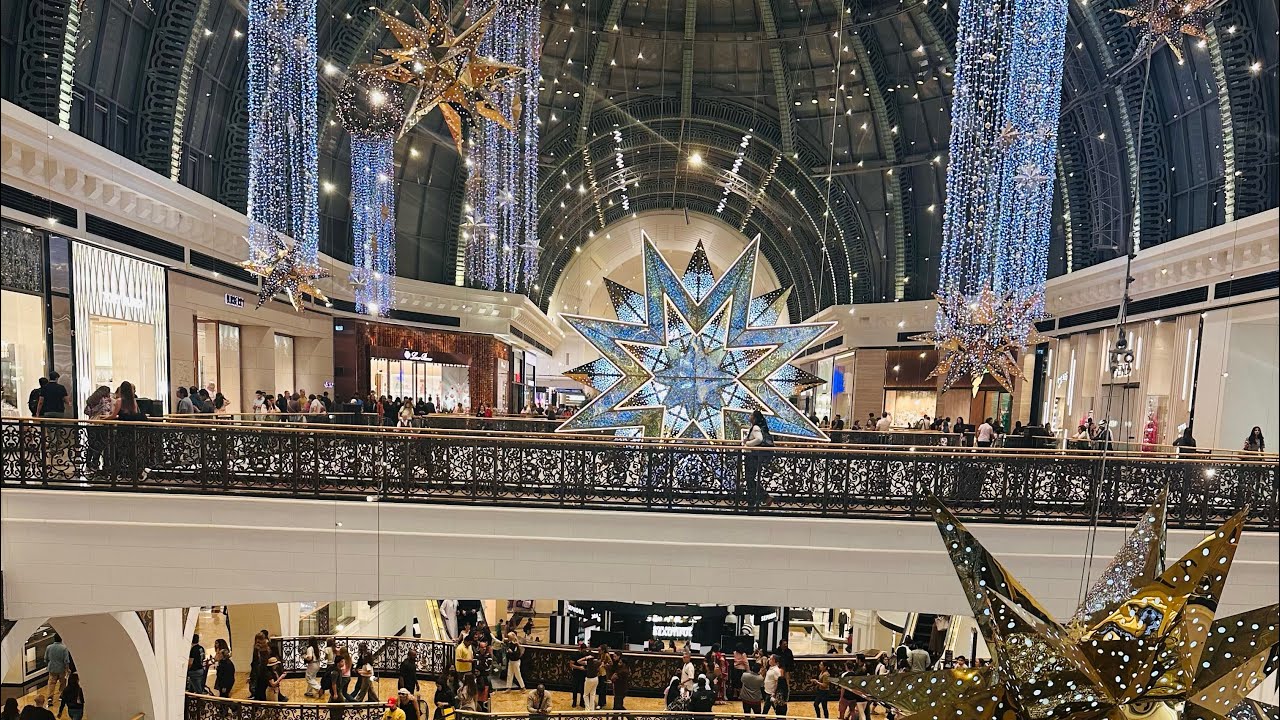 Walking Tour - Mall of Emirates #dubai #dubaiwalkingtour #mallofemirates  #free #viral #christmas
