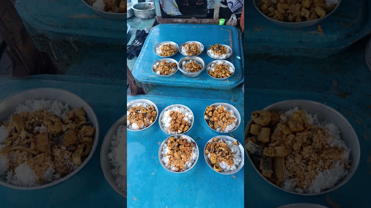 खोल समुद्रातील बोटिवरचे कोत माशाचे जेवण. Sea food on fishing boat #seafood #fish #india