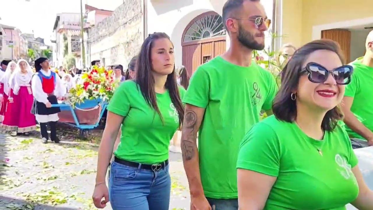 Orosei - Santa Maria 'e Mare - 2024 - Processione lungo le vie del paese 🌹🤍🌺