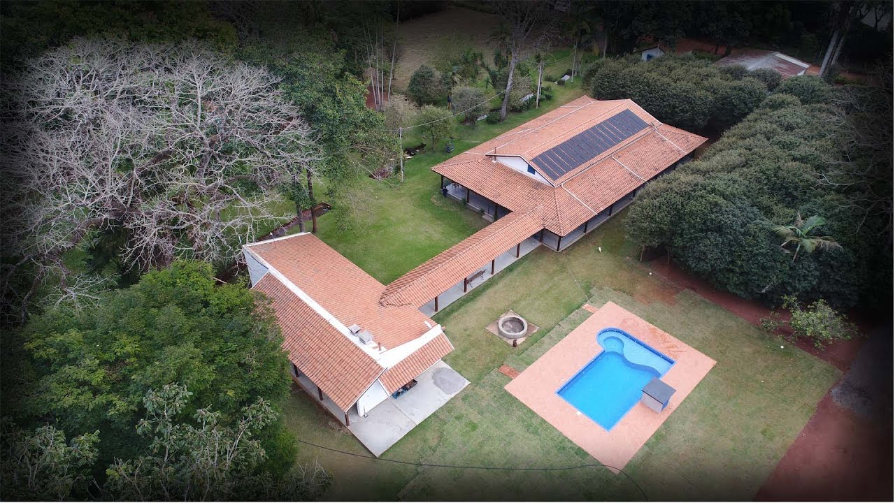 FANTÁSTICO SÍTIO/CHÁCARA, COM PISCINA AQUECIDA, LAGO E MUITA ÁGUA.