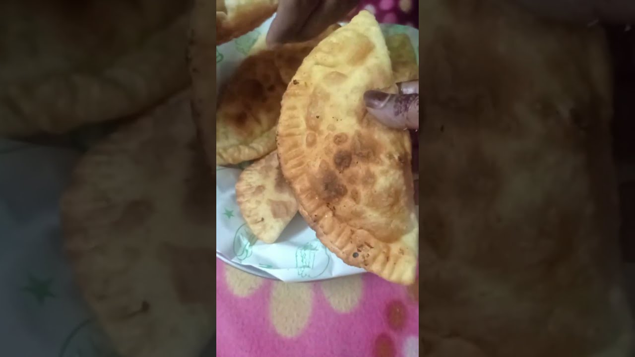 Aj banai chobe ki poori 😋 Rajab special + Namakpare #food #rajabspecial #viral @MohdAmaan8718