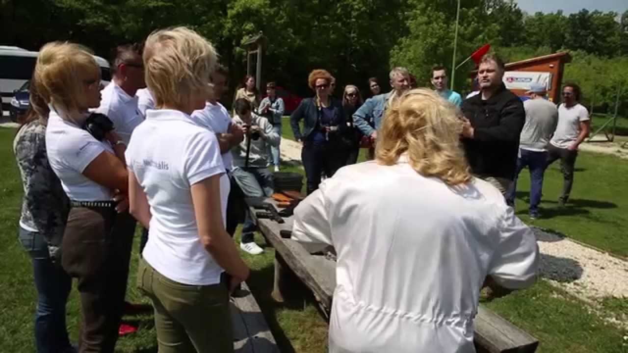 Hajas Laci &eacute;s Sipos Peti egy&uuml;tt s&uuml;t&ouml;tte el a fegyver&eacute;t