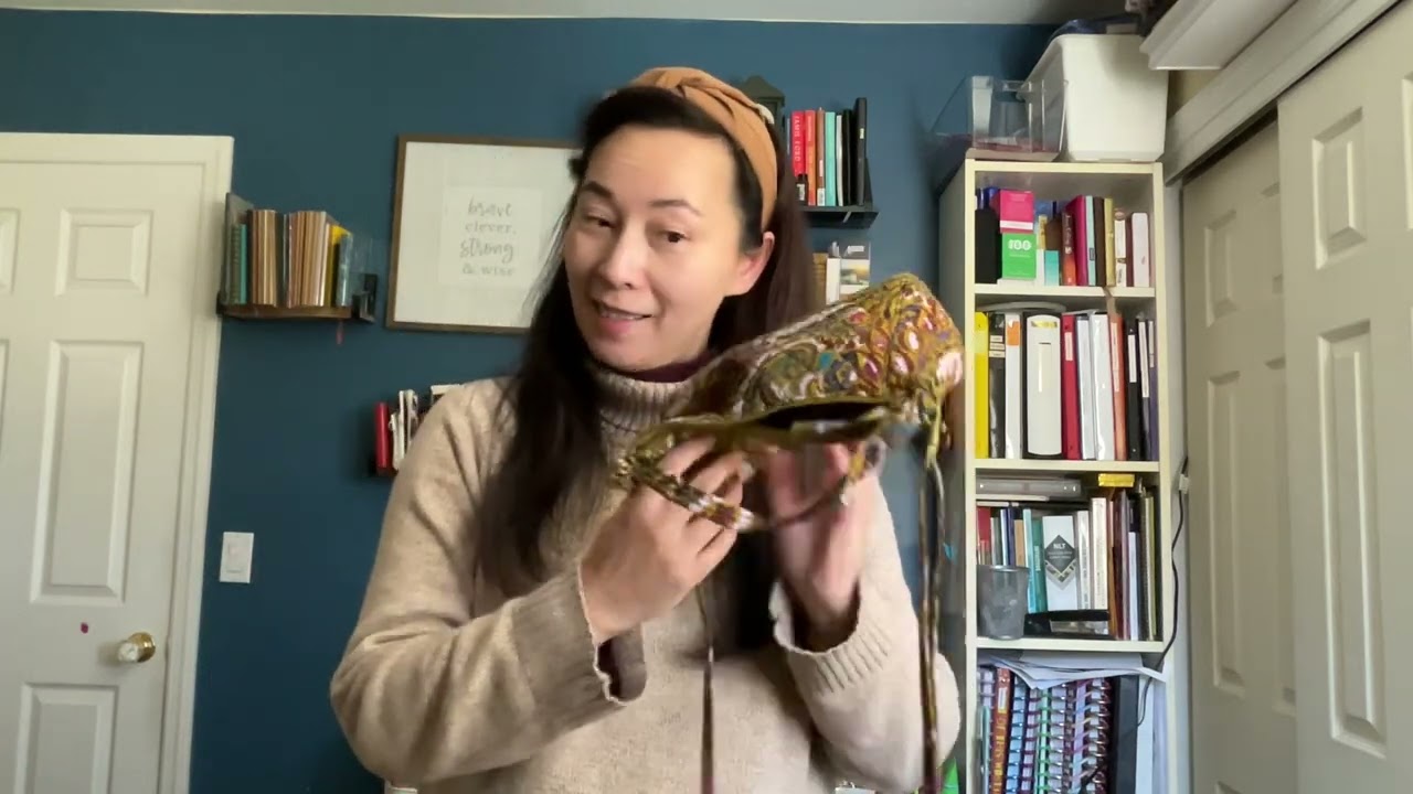 2502 Vera Bradley Mini Slouchy Crossbody Review