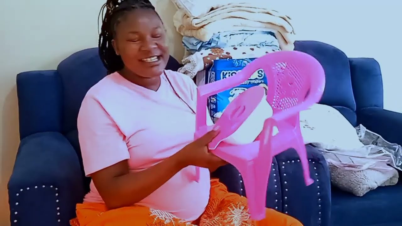 UNWRAPPING MY BABYSHOWER GIFT