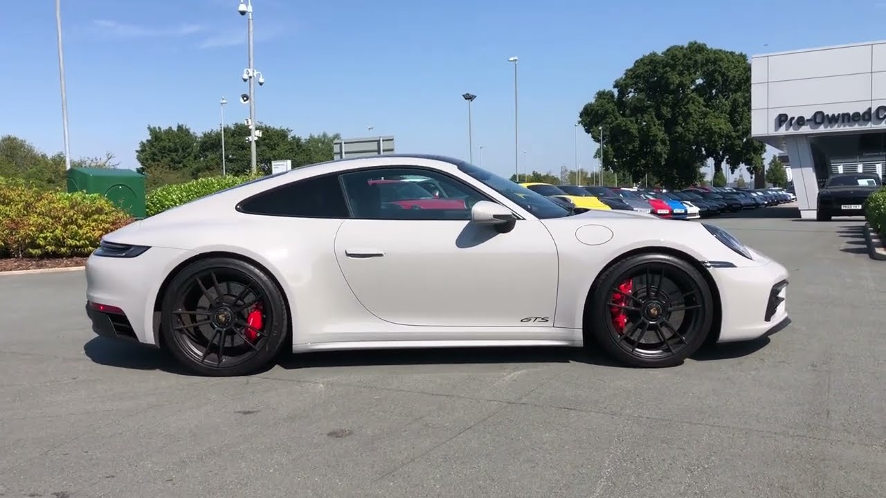 2022 Porsche 911 Carrera GTS, in Crayon
