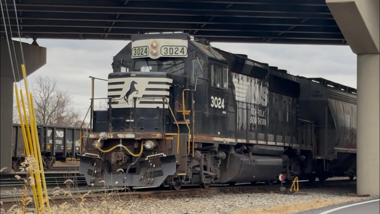 NS 3024 GP40-2 At The Salt Dome In NS Sharon Yard (11/26/25) 