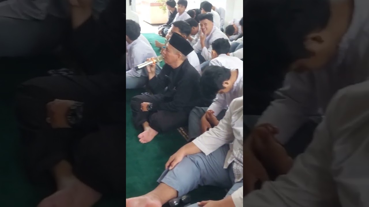 Jamaah SMAN 55 Bersholawat