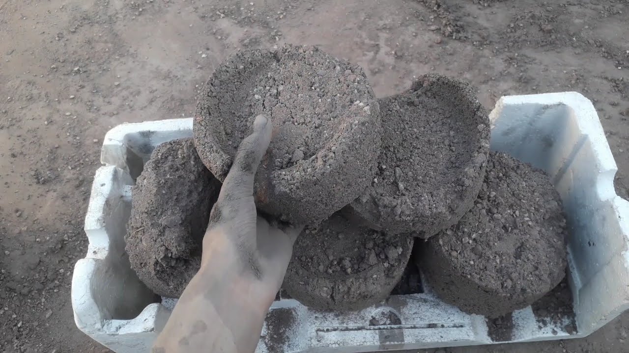 This new video 💯🔥🖤brown gritty hole cakes dry crumbling over thermopor sheet+water ASMR crumbling 💦💦