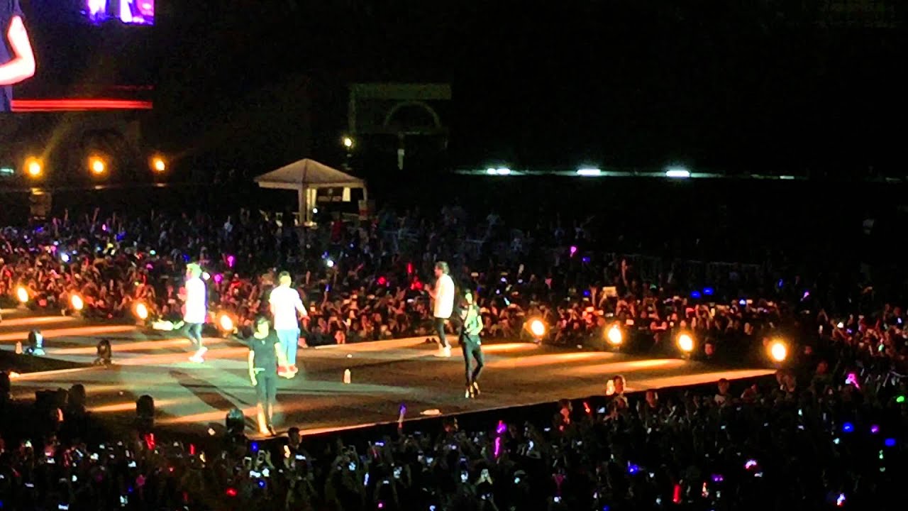 One Direction - Kiss You (On The Road Again Tour Live In Bangkok 14.03.2015)
