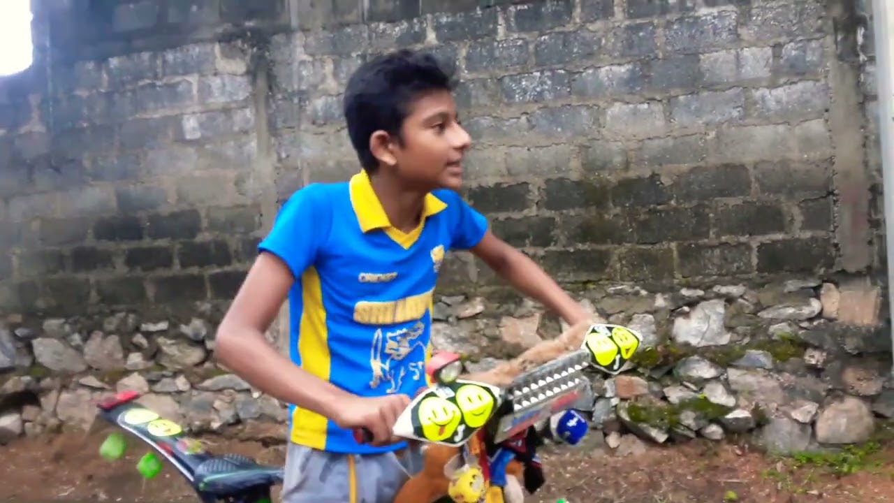ඕගොල්ලෝත් මම වගේ stunt කරන්න කැමතිද 👍එහෙනම් මේ වීඩියෝ එක අන්තිම වෙනකන් බලන්න 😆😆🔥🇱🇰🇱🇰
