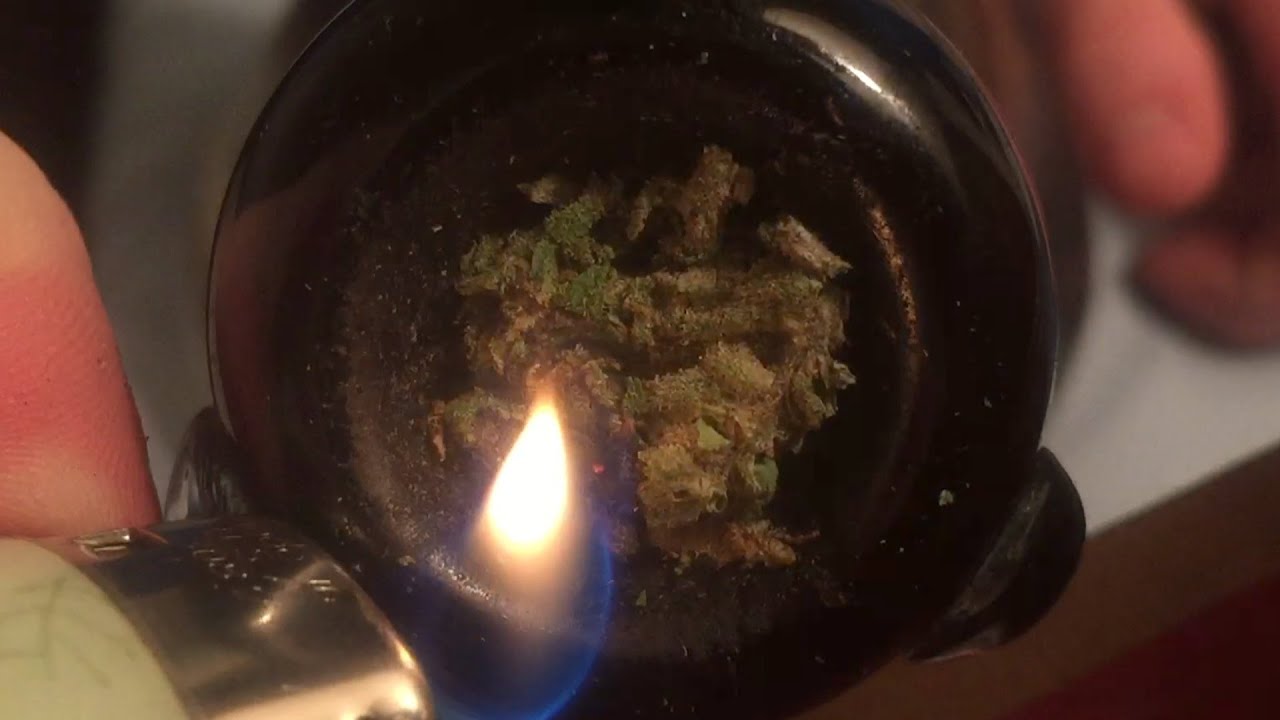 HD FROSTY WEED BURNING CLOSE UP!!!!