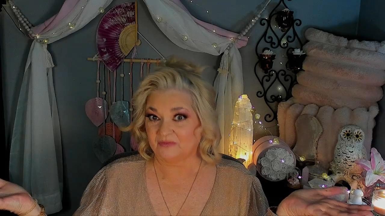 GEMINI-CHOOSE THE SWEET SOULMATE. LOSERS😝🤪.TO THE LEFT PLEASE. TAROT READ MAR. 2-8 YOUTUBES FAVORITE